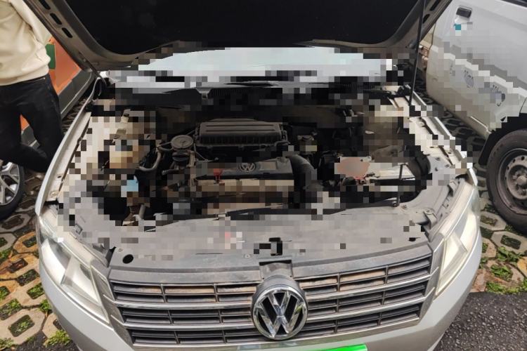 Used Volkswagen Lavida 2013 1.6L Automatic Comfort Edition Engine Bay