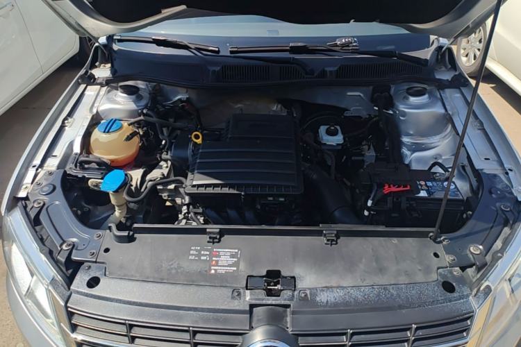 Used Volkswagen Lavida 2013 Restyled Classic 1.6L Manual Comfort Edition Engine Bay
