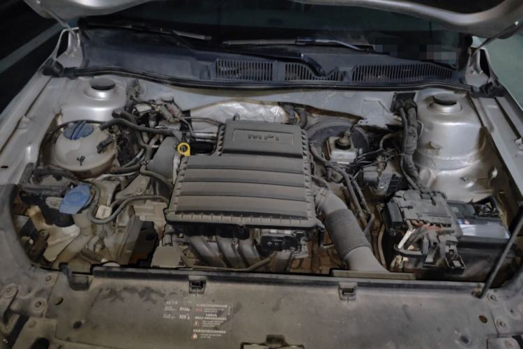 Used Volkswagen Lavida 2013 1.6L Automatic Comfort Edition Engine Bay