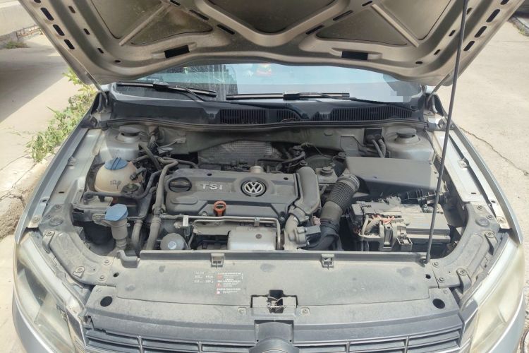 Used Volkswagen Lavida 2013 1.4 TSI DSG Luxury Navigation Edition Engine Bay