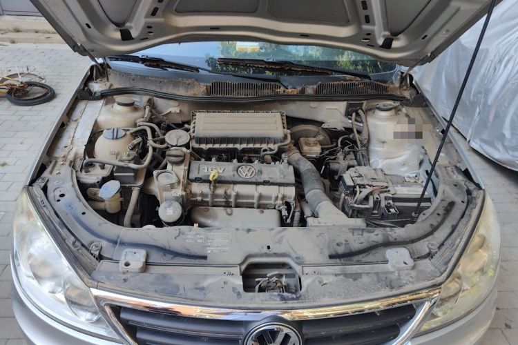 Used Volkswagen Lavida 2013 Classic 1.6L Manual Fashion Edition Engine Bay