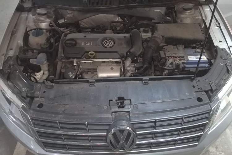 Used Volkswagen Lavida 2013 1.4TSI Manual Comfort Edition Engine Bay