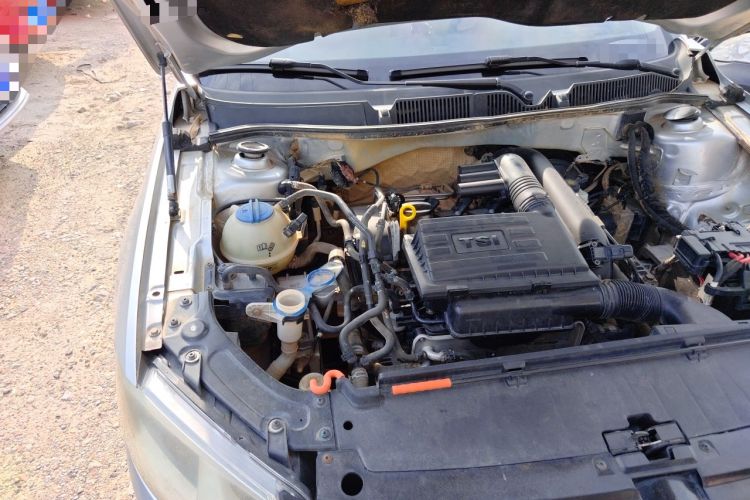 Used Volkswagen Lavida 2013 Revised Version 1.4 TSI Manual Comfort Edition Engine Bay Right