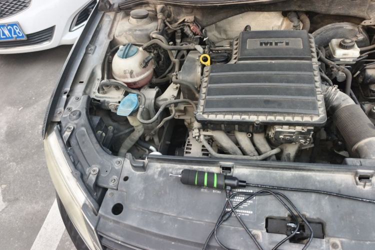 Used Volkswagen Lavida 2013 Revised Classic 1.6L Manual Fashion Edition Engine Bay Right