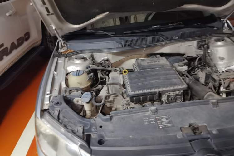 Used Volkswagen Lavida 2013 Revised Classic 1.6L Automatic Fashion Edition Engine Bay Right