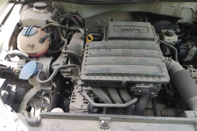Used Volkswagen Lavida 2013 Restyled Classic 1.6L Manual Comfort Edition Engine Bay Right