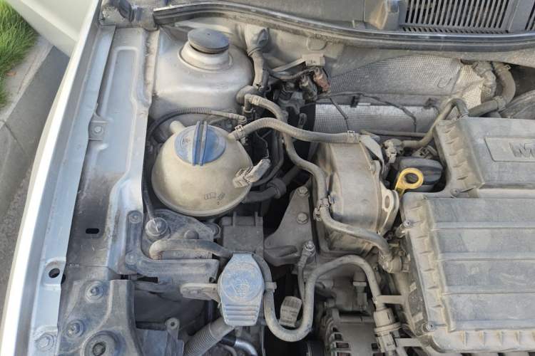 Used Volkswagen Lavida 2013 Restyled Classic 1.6L Automatic Comfort Edition Engine Bay Right