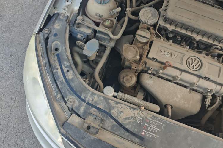 Used Volkswagen Lavida 2013 Classic 1.6L Manual Fashion Edition Engine Bay Right