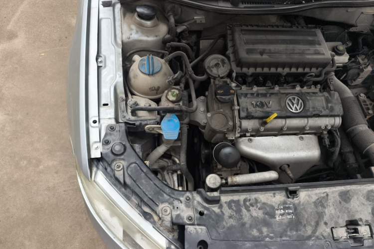 Used Volkswagen Lavida 2013 1.6L Automatic Luxury Edition Engine Bay Right