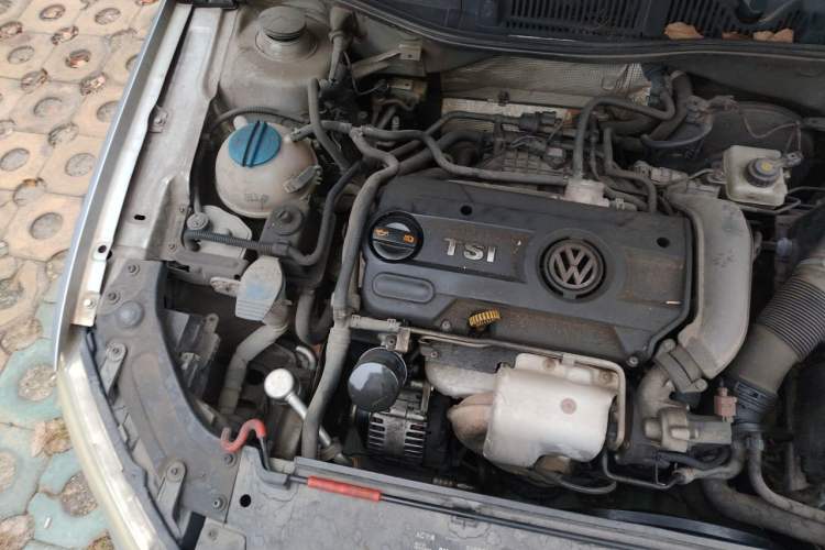 Used Volkswagen Lavida 2013 1.4TSI DSG Luxury Edition Engine Bay Right