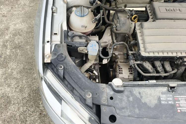 Used Volkswagen Lavida 2013 Restyled Classic 1.6L Manual Comfort Edition Engine Bay Right