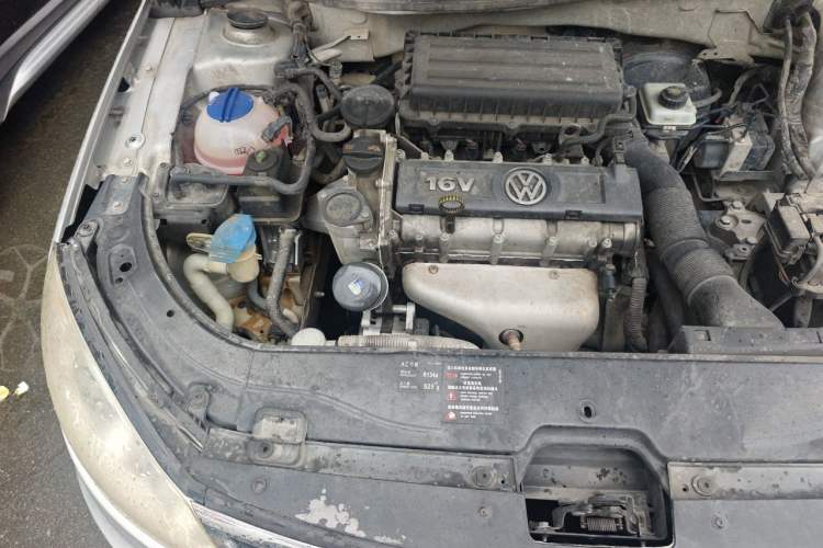 Used Volkswagen Lavida 2013 Classic 1.6L Manual Fashion Edition Engine Bay Right