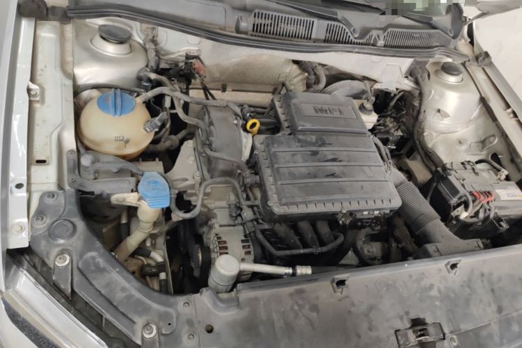 Used Volkswagen Lavida 2013 Revised Classic 1.6L Automatic Fashion Edition Engine Bay Right