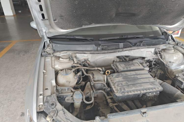 Used Volkswagen Lavida 2013 Restyled Classic 1.6L Manual Comfort Edition Engine Bay Right