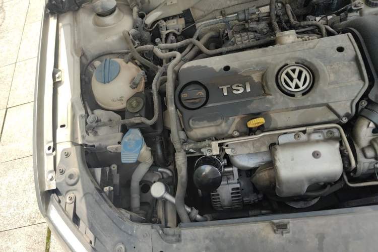 Used Volkswagen Lavida 2013 1.4TSI DSG Comfort Edition Engine Bay Right