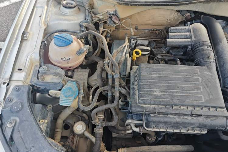 Used Volkswagen Lavida 2013 1.4TSI DSG Luxury Edition Engine Bay Right