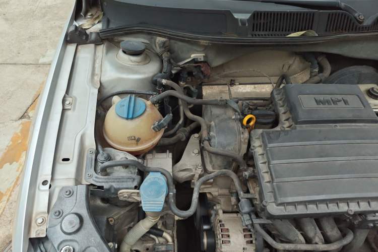 Used Volkswagen Lavida 2013 Revised Classic 1.6L Automatic Fashion Edition Engine Bay Right
