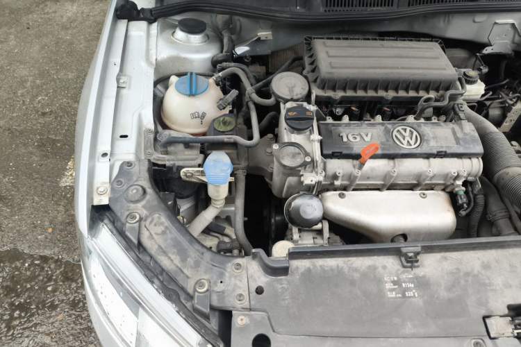 Used Volkswagen Lavida 2013 1.6L Automatic Comfort Edition Engine Bay Right