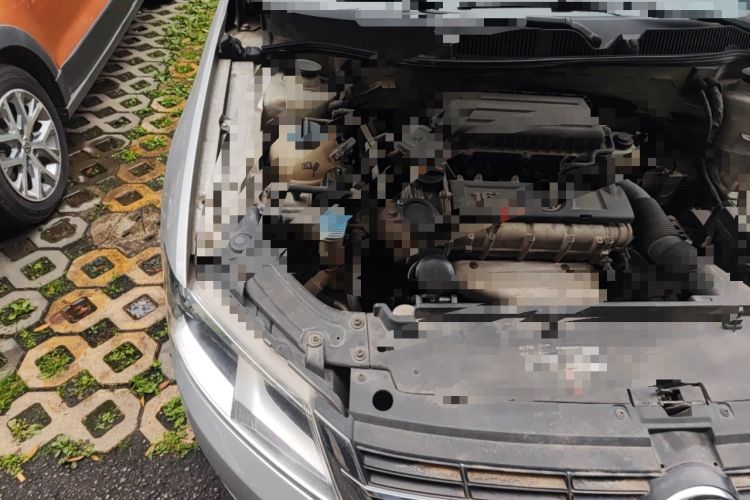 Used Volkswagen Lavida 2013 1.6L Automatic Comfort Edition Engine Bay Right
