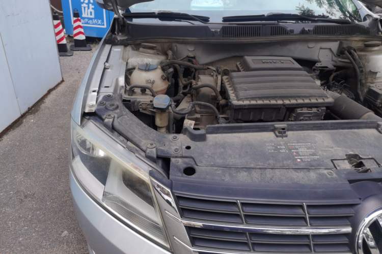 Used Volkswagen Lavida 2013 Restyled Classic 1.6L Manual Comfort Edition Engine Bay Right