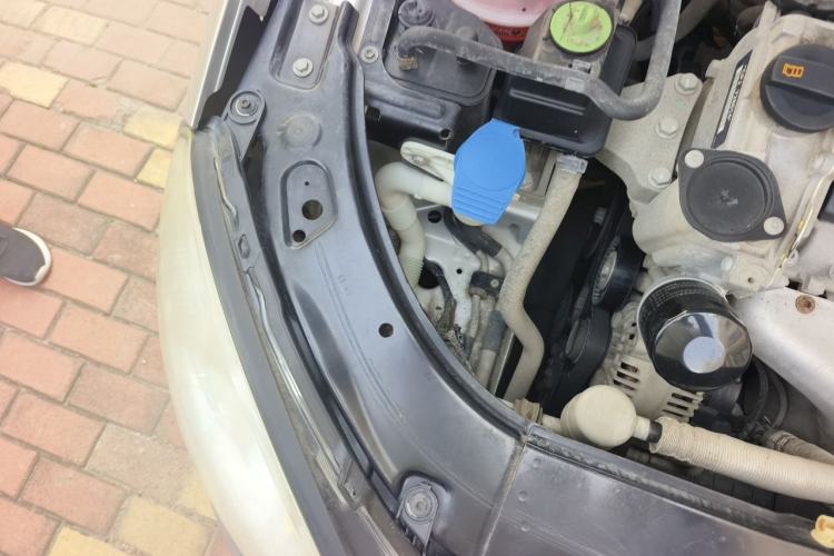Used Volkswagen Lavida 2013 Classic 1.6L Manual Fashion Edition Engine Bay Right
