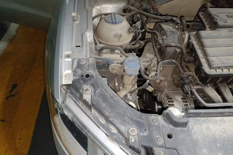 Used Volkswagen Lavida 2013 Revised Classic 1.6L Automatic Fashion Edition Engine Bay Right