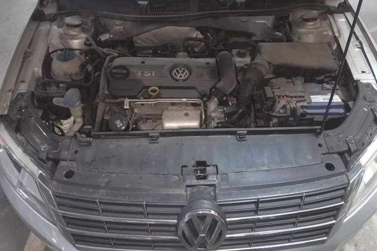 Used Volkswagen Lavida 2013 1.4TSI Manual Comfort Edition Engine Bay Right
