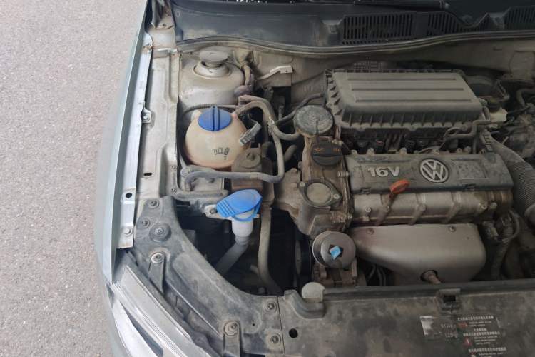 Used Volkswagen Lavida 2013 1.6L Automatic Comfort Edition Engine Bay Right
