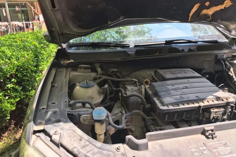 Used Volkswagen Lavida 2013 Restyled Classic 1.6L Automatic Comfort Edition Engine Bay Right