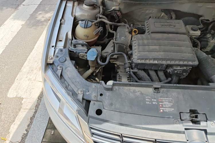 Used Volkswagen Lavida 2013 Revised Classic 1.6L Manual Fashion Edition Engine Bay Right