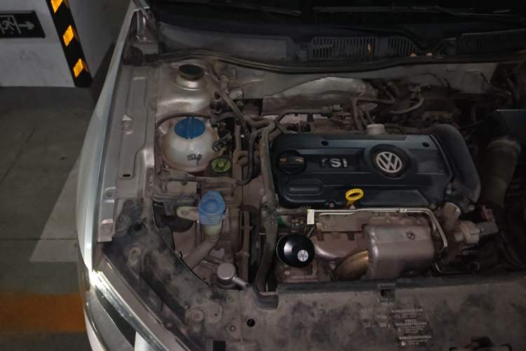 Used Volkswagen Lavida 2013 1.4TSI DSG Comfort Edition Engine Bay Right