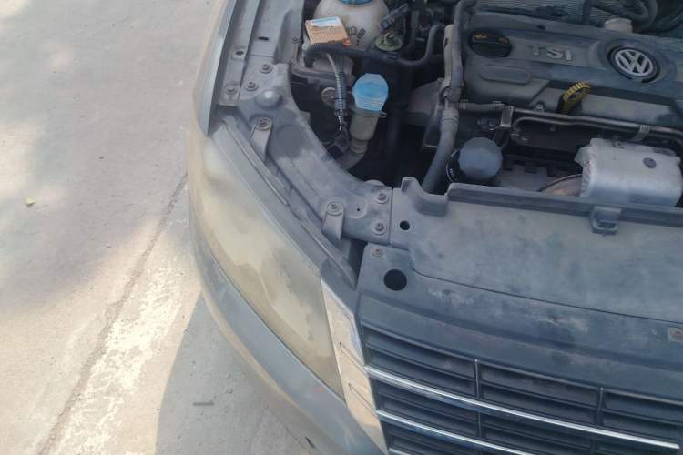 Used Volkswagen Lavida 2013 1.4TSI Manual Comfort Edition Engine Bay Right