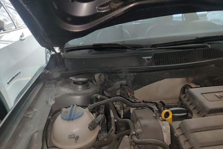 Used Volkswagen Lavida 2013 Restyled Classic 1.6L Automatic Comfort Edition Engine Bay Right