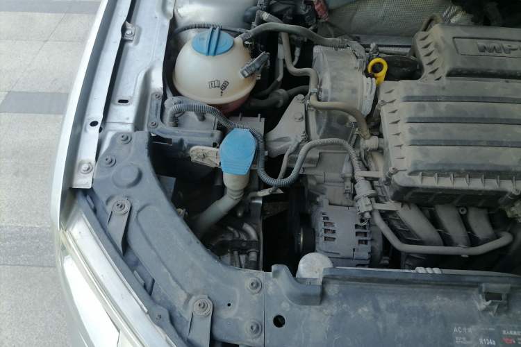Used Volkswagen Lavida 2013 Revised Classic 1.6L Automatic Fashion Edition Engine Bay Right