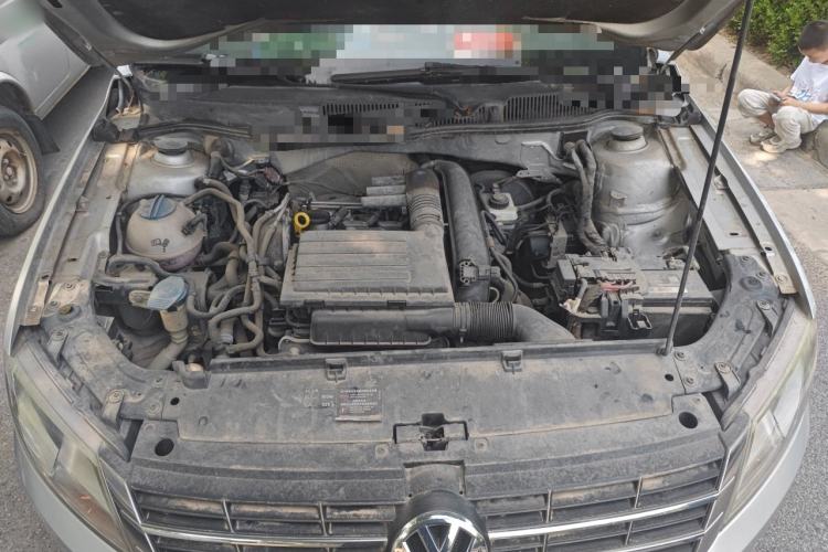 Used Volkswagen Lavida 2013 1.4TSI Manual Comfort Edition Engine Bay