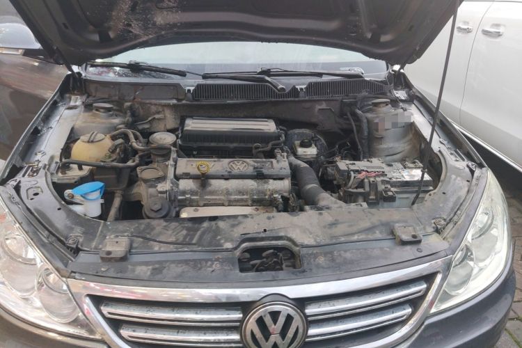 Used Volkswagen Lavida 2013 Classic 1.6L Automatic Fashion Edition Engine Bay