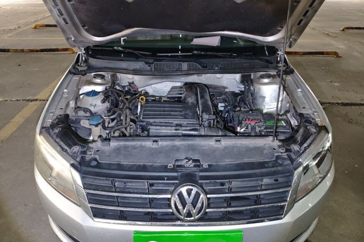 Used Volkswagen Lavida 2013 Revised Version 1.4 TSI DSG Luxury Edition Engine Bay