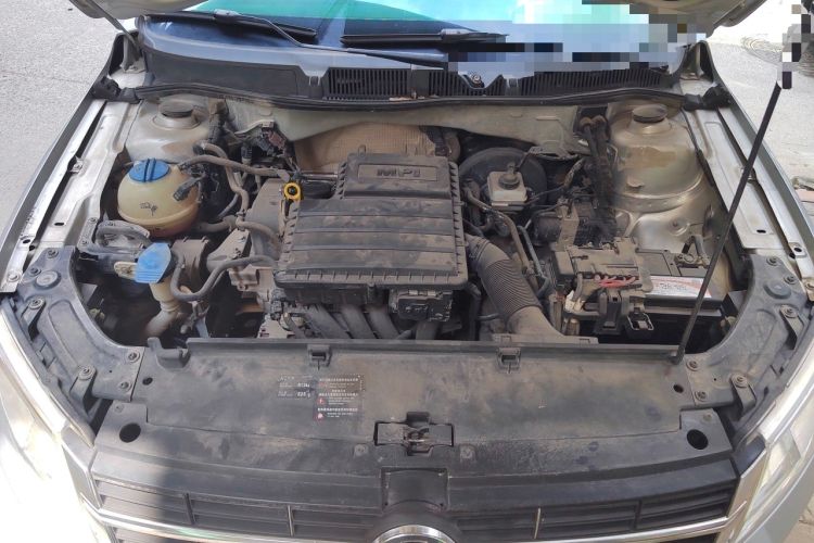 Used Volkswagen Lavida 2013 Revised Classic 1.6L Automatic Fashion Edition Engine Bay