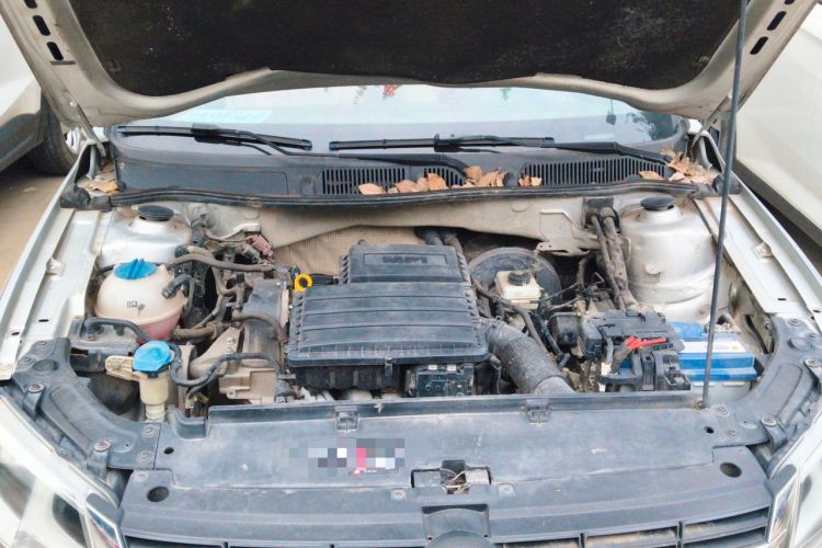 Used Volkswagen Lavida 2013 Revised Classic 1.6L Automatic Fashion Edition Engine Bay