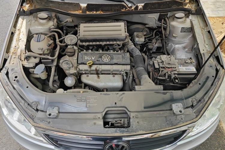 Used Volkswagen Lavida 2013 Classic 1.6L Manual Fashion Edition Engine Bay