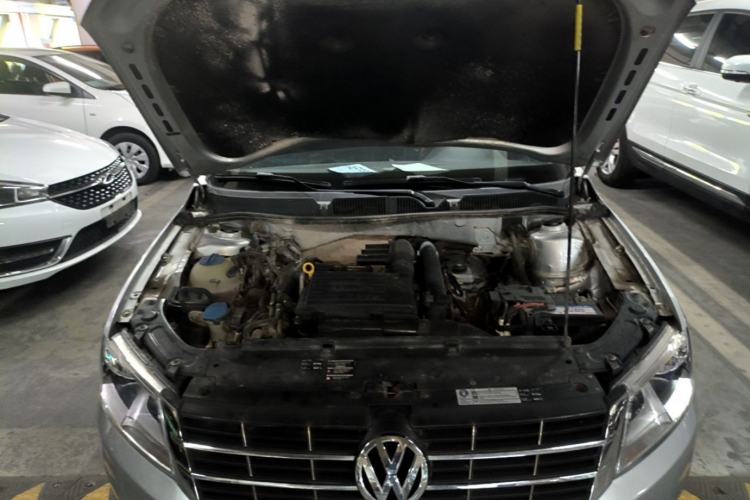 Used Volkswagen Lavida 2013 Revised Version 1.4 TSI Manual Comfort Edition Engine Bay