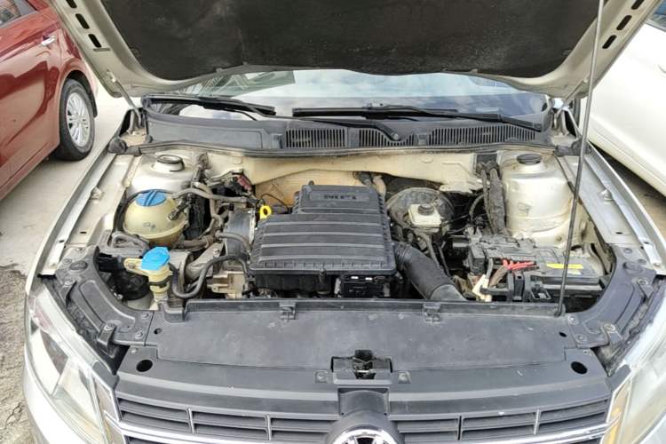 Used Volkswagen Lavida 2013 Revised Classic 1.6L Automatic Fashion Edition Engine Bay