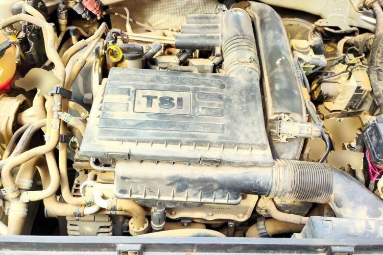 Used Volkswagen Lavida 2013 Revised Version 1.4 TSI DSG Comfort Edition Engine Bay