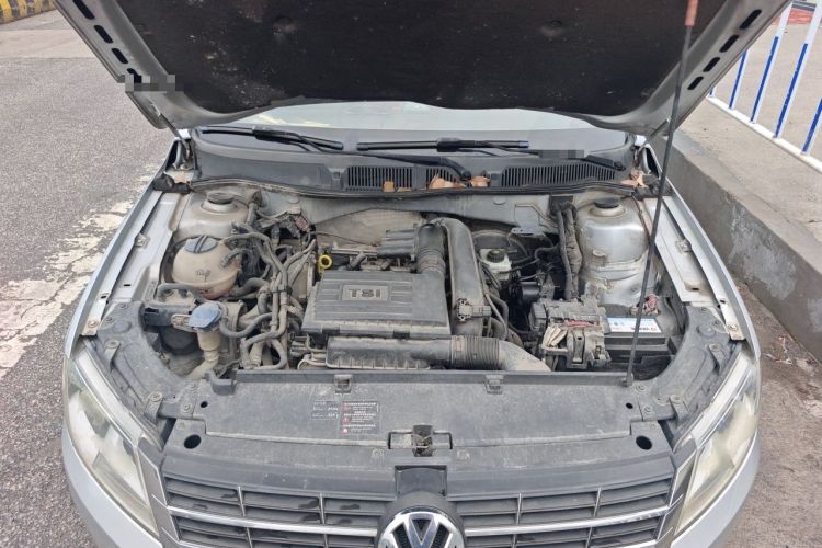 Used Volkswagen Lavida 2013 Revised Version 1.4 TSI Manual Comfort Edition Engine Bay