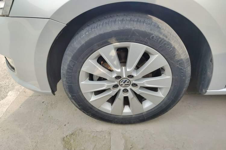 Used Volkswagen Lavida 2013 Restyled Classic 1.6L Automatic Comfort Edition Exterior 3