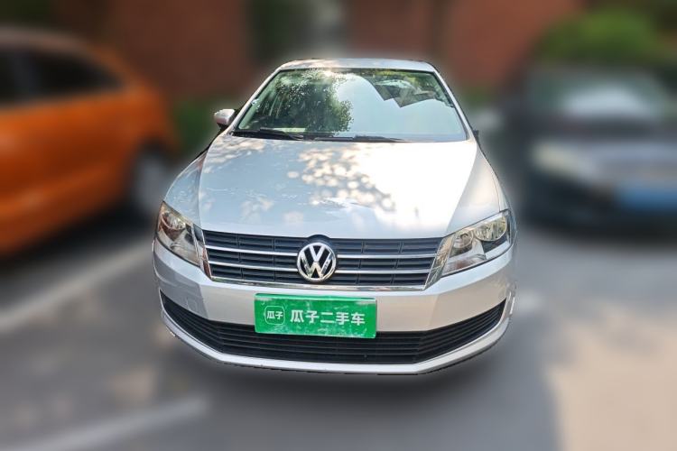 Used Volkswagen Lavida 2013 Revised Classic 1.6L Manual Fashion Edition Front