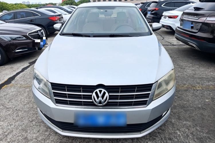 Used Volkswagen Lavida 2013 Restyled Classic 1.6L Manual Comfort Edition Front