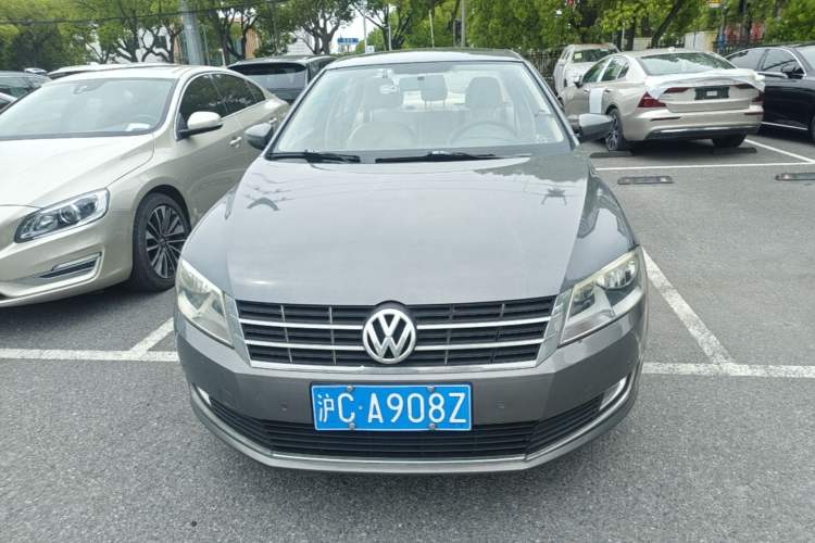 Used Volkswagen Lavida 2013 1.6L Manual Comfort Edition Front