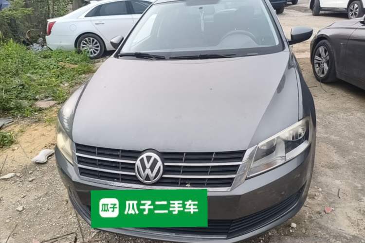 Used Volkswagen Lavida 2013 Revised Classic 1.6L Manual Fashion Edition Front
