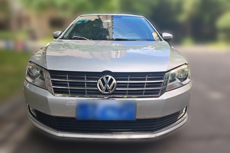 Used Volkswagen Lavida 2013 Restyled Classic 1.6L Manual Comfort Edition Front